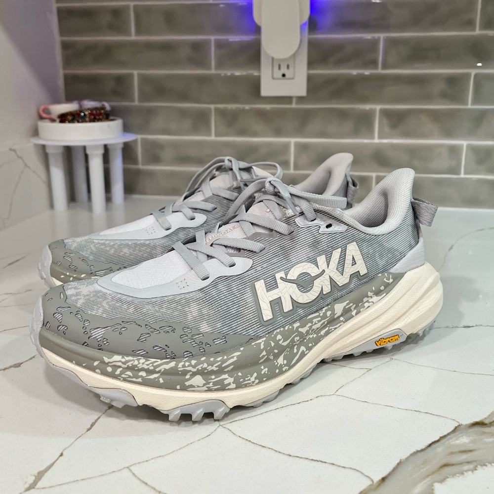 Hoka Speedgoat 6 Running Shoes. Women’s Size 9B Color Gray